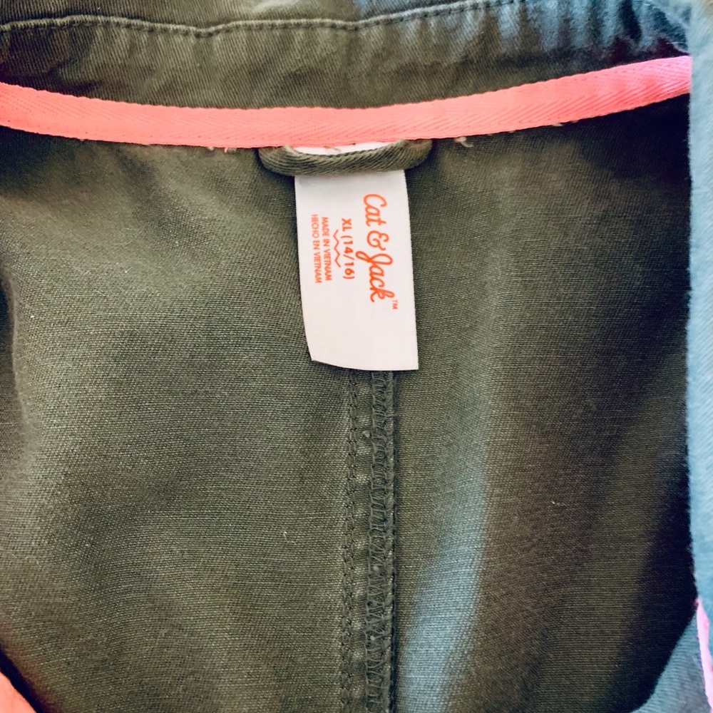 Vest - Picture 2 of 3